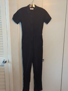 Black Short-Sleeve Zipper Jumpsuit